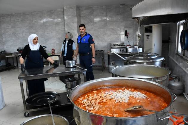 Zabıta ekipleri imalathane ve sosyal tesislerde denetim yaptı