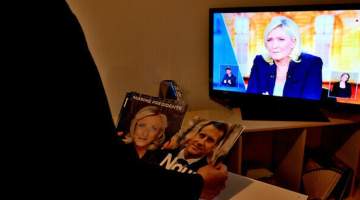 Fransa’da Le Pen kazandı, Macron kaybetti