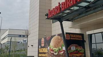 Bayraklı Şehir Hastanesi’nde Fast Food Krizi!