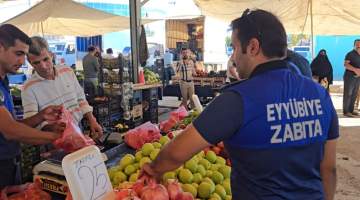 Eyyübiye Semt Pazarlarında Terazi Kontrolleri Yapılıyor