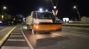 Şanlıurfa’da Buzlanmaya Karşı Tuzlama Çalışması