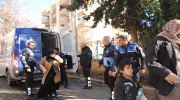 Büyükşehir Zabıtası Dilencilere Göz Açtırmıyor