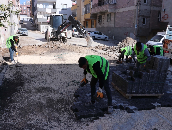 Haliliye Belediyesinden 2 mahallede üst yapı çalışması