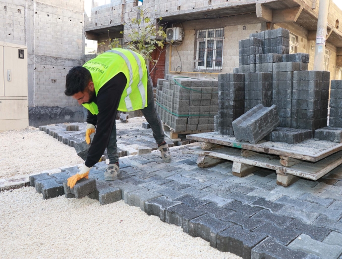 Haliliye Belediyesi’nden 4 mahallede hummalı üst yapı çalışmaları