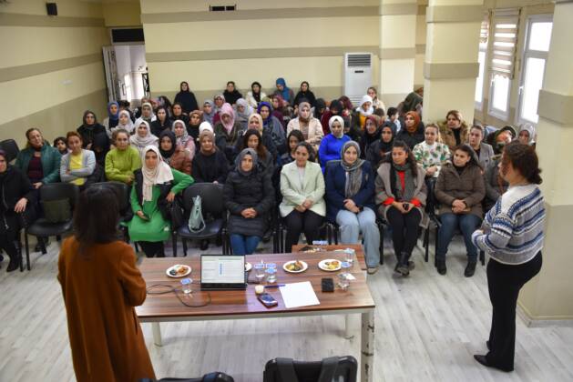 Siverek’te anne ve anne adaylarına belediyeden seminer