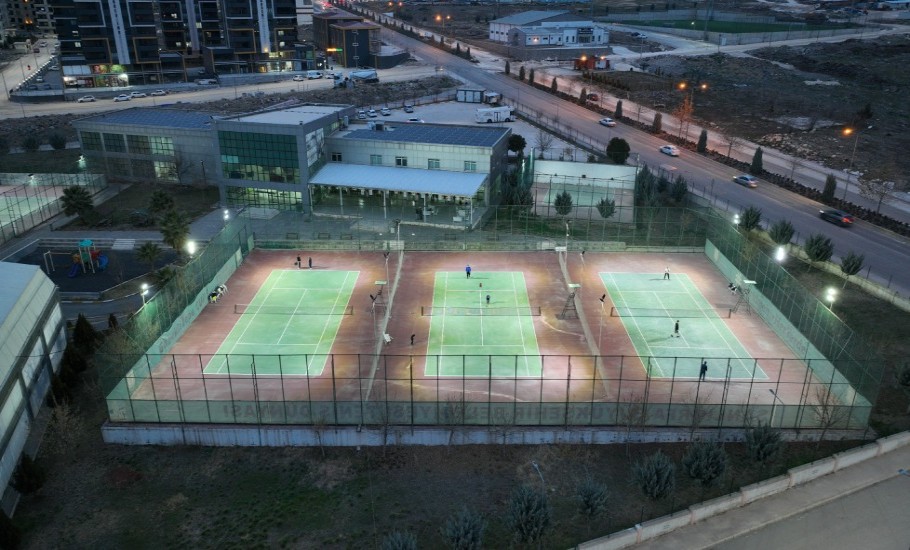 Tenis Dünyası Gece Işıklandırma Sistemi Yenilendi