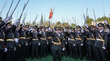 Teğmenler TSK’dan ihraç edildi