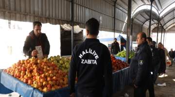 Haliliye Belediyesi Zabıta ekipleri pazar yerlerini denetliyor