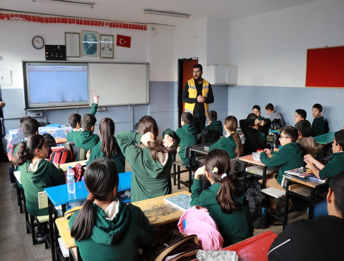Haliliye Belediyesi öğrencilerin farkındalık eğitimlerine öncü oluyor