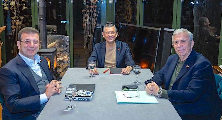 CHP’de üçlü toplantı yapıldı