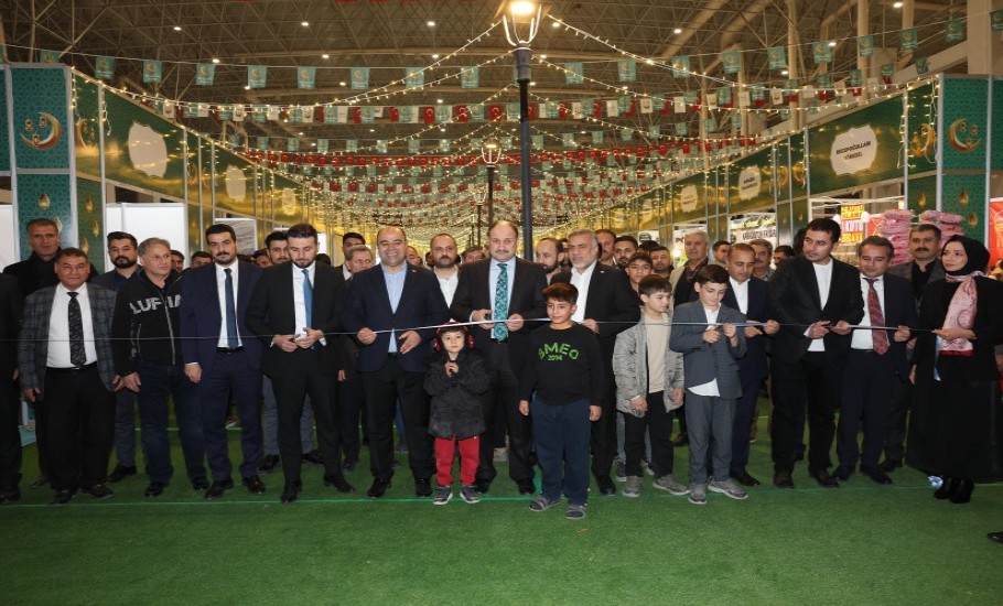 Ramazan’ın huzurunu Ramazan sokağında yaşatıyorlar