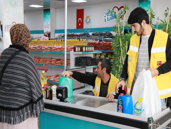 Haliliye’de sosyal market ile dayanışma ruhu güçleniyor