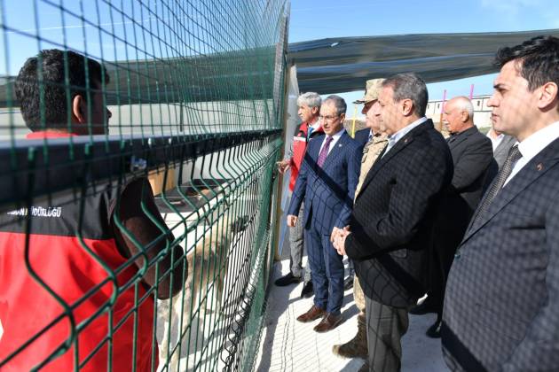 Vali Şıldak, Halfeti hayvan bakım evini inceledi