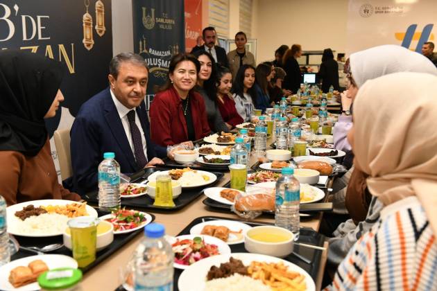 Vali Şıldak iftarda öğrencilerle buluştu