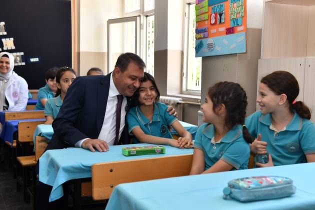 Vali Şıldak: “Eğitimden mahrum bırakılmış bir tek çocuğumuz bile kalmasın”
