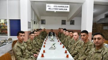 Vali Hasan Şıldak, Mehmetçik ile birlikte iftar yaptı