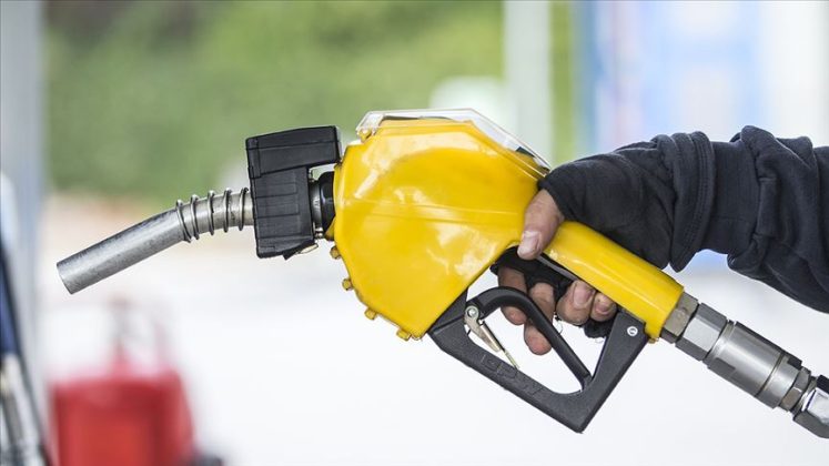 Benzine zam geldi, motorine zam yolda