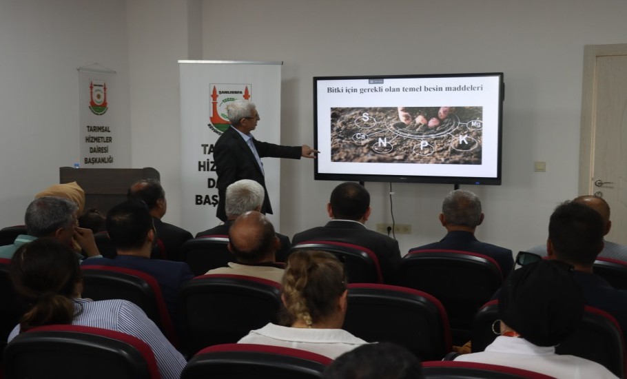 Şanılurfa’da çiftçilere gübreleme eğitimi