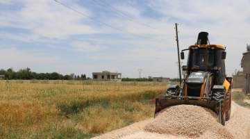 Haliliye ilçesi kırsal mahallelerde üst yapı çalışmaları aralıksız sürüyor