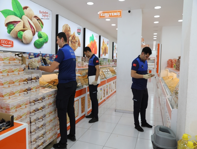 Haliliye Belediyesi’nden tatlı ve şekerleme satış noktalarına sıkı denetim