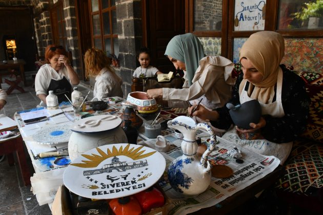 Siverek Belediyesi Gümrük Hanı Kültür Sanat Evi’nde Kurslara Yoğun İlgi