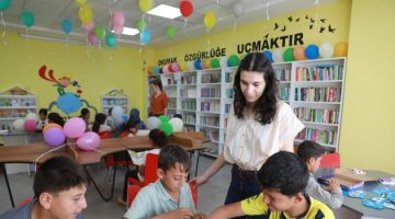 Harran Belediyesi İki Okula Yeni Kütüphane Kazandırdı