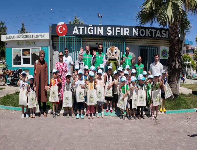 Haliliye Belediyesi’nden takdir alan öğrencilere karne hediyesi