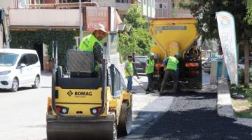 Haliliye Belediyesi 3 mahalleye asfalt hizmeti götürdü