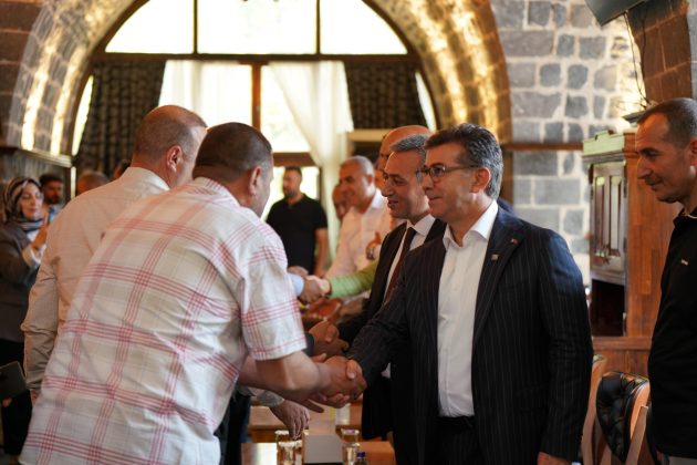 Başkan Bucak Vatandaşlarla Bayramlaştı