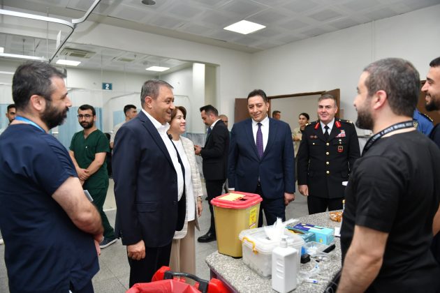 Vali Şıldak’ın yoğun bayram mesaisi sürüyor