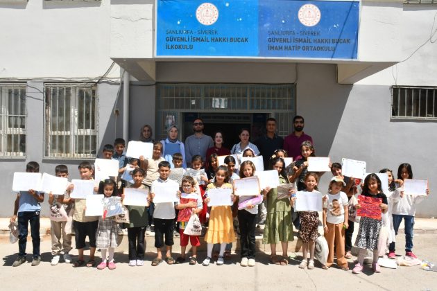 Siverek Belediyesi’nden Öğrencilere Karne Hediyesi
