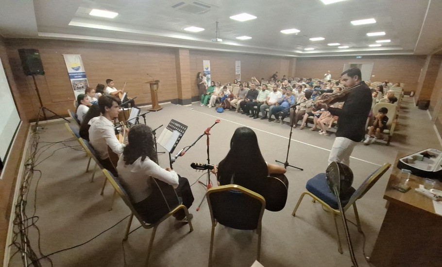 Öğrencilerin düzenlediği Gitar konseri büyük beğeni topladı