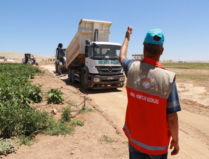 Haliliye Belediyesi’nden Mehmetçik Mahallesi’nde üst yapı çalışması