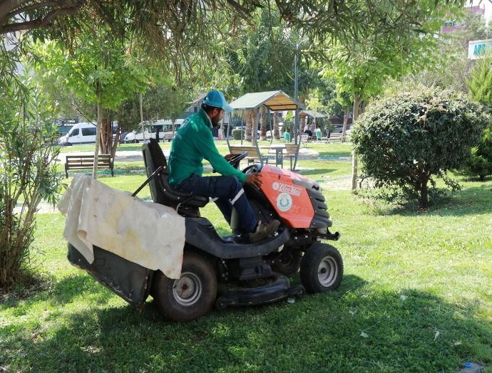 Haliliye Belediyesi’nden parklara yenileme ve güzelleştirme çalışması