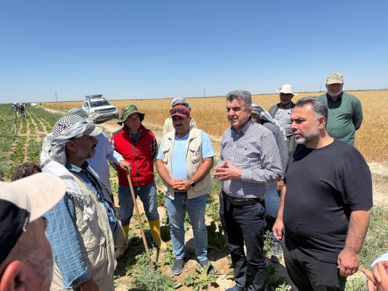 AK Parti İl Başkanı Günbegi,Urfalı mevsimlik tarım işçilerini ziyaret etti