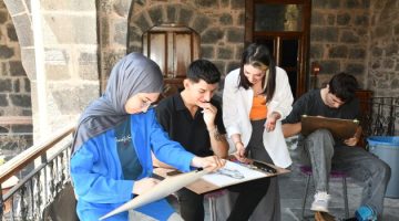 Gençler, Siverek Belediyesi’nin Kurslarıyla Özel Yetenek Sınavlarına Hazırlanıyor
