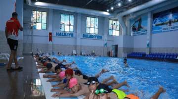 Havuz Haliliye’de çocukların ve gençlerin yüzünü güldürüyor