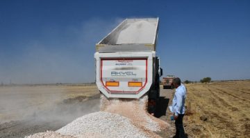 Siverek Belediyesi Kırsalda Yol Kalitesini Artırıyor