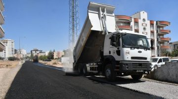 Siverek’te Sathi Asfalt Çalışmaları Sürüyor