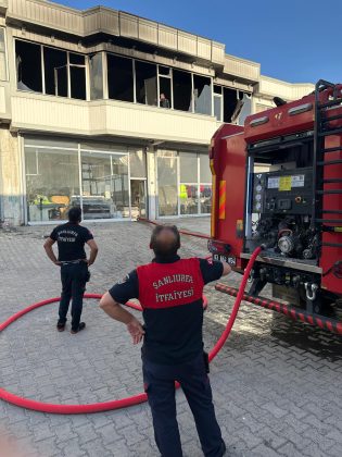 Tekstil Atölyesi ve deposunda yangın
