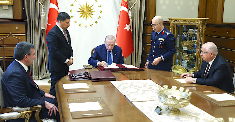 YAŞ kararları: Genelkurmay Başkanı değişti