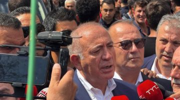 Gürsel Tekin’e İstanbul İl binası önünde su şişesi fırlatıldı