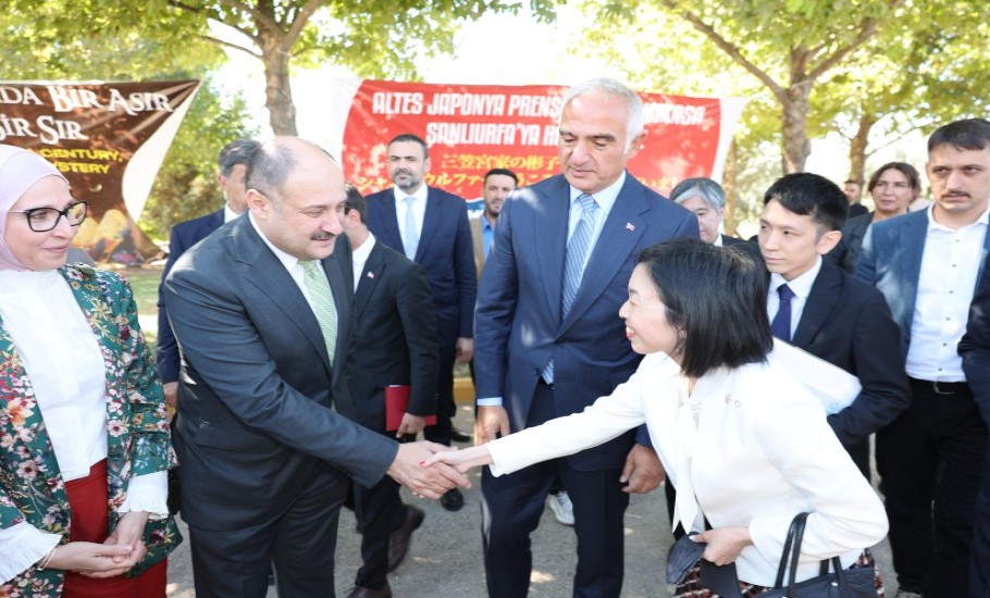 Başkan Gülpınar, Japon Prensese asırlık mektubu hediye etti