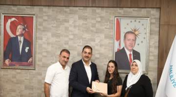 Başkan Canpolat, dereceye giren öğrencileri ödüllendirdi