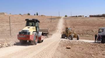 Haliliye Topraklı mahallesinde yol çalışmaları devam ediyor