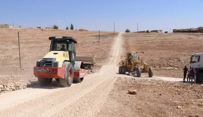 Haliliye Topraklı mahallesinde yol çalışmaları devam ediyor