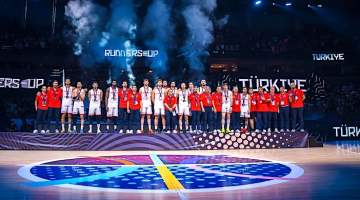 12 Dev Adam Avrupa ikincisi oldu