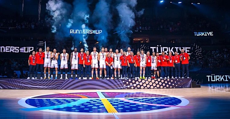 12 Dev Adam Avrupa ikincisi oldu