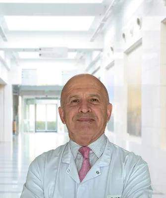 Cerrahın Eli Titrer mi ?