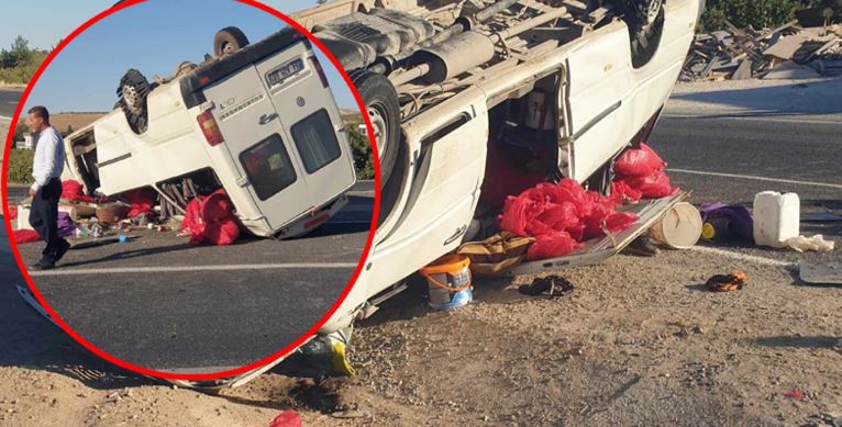 Şanlıurfa’da tarım işçilerini taşıyan minübüs kaza yaptı: 20 yaralı
